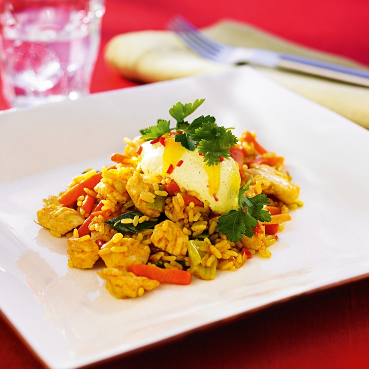 Nasi goreng på en tallrik