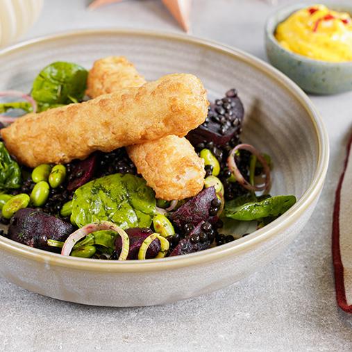 Fish'n Chips roll med het saffransaioli och rödbetor