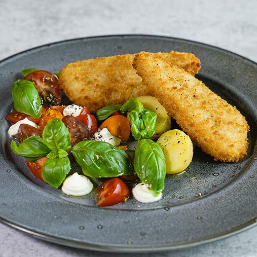 Matrosfisk med tomat och fetaostsallad