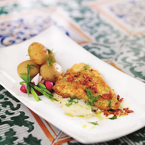 Stillahavsflundra med nypotatis, musselsås och knaprig bacon