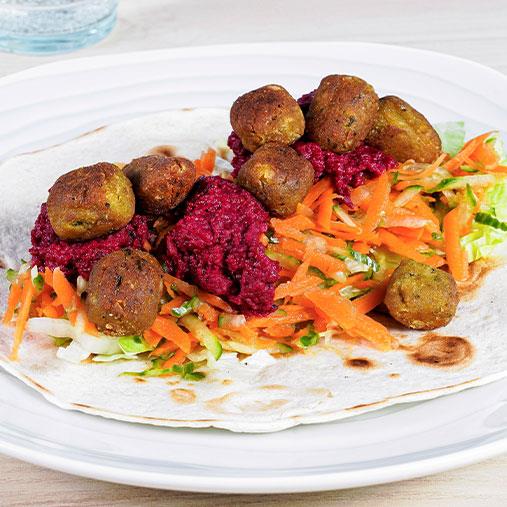 Falalfelwrap med rödbetshummus