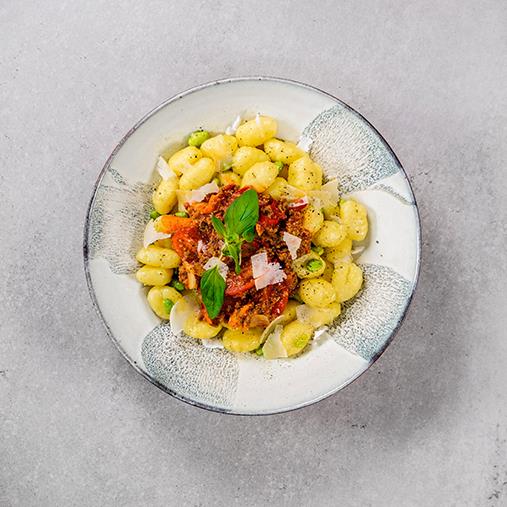 Gnocchi med Pease färs i kryddig tomatsås