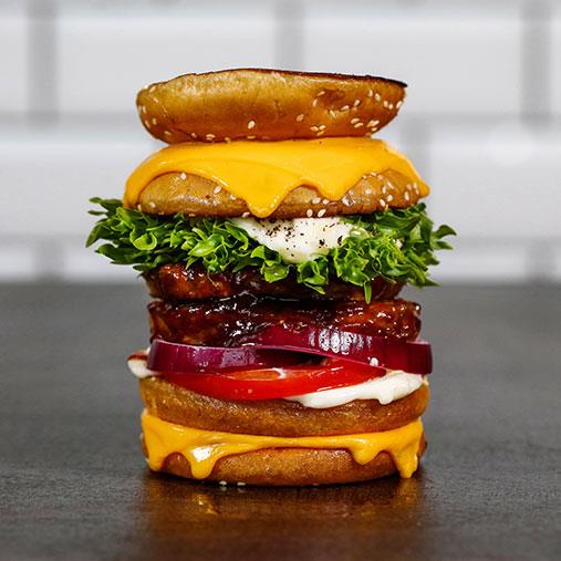 Grön dubbelburgare extra allt