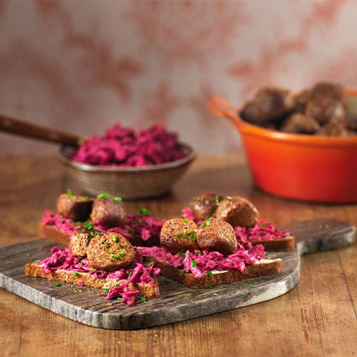 Pease bulle macka med rödbetssallad