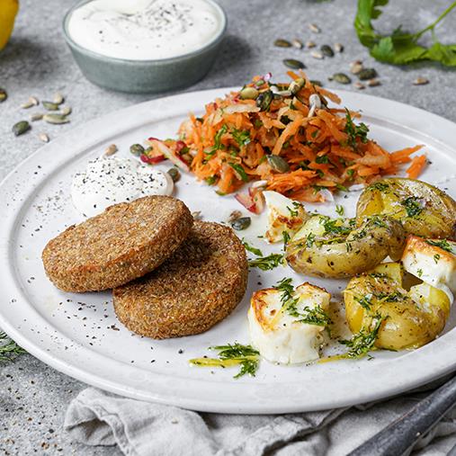 Quinoa- och sötpotatisbiffar med krossad potatis
