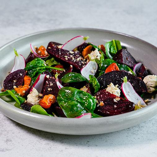 Rödbetssallad med hasselnötskräm