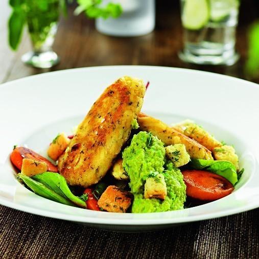 Selleristick med ärthummus och dillkrutonger