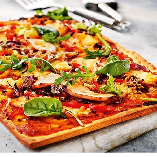 Pizza med kyckling, paprika och soltorkade tomater