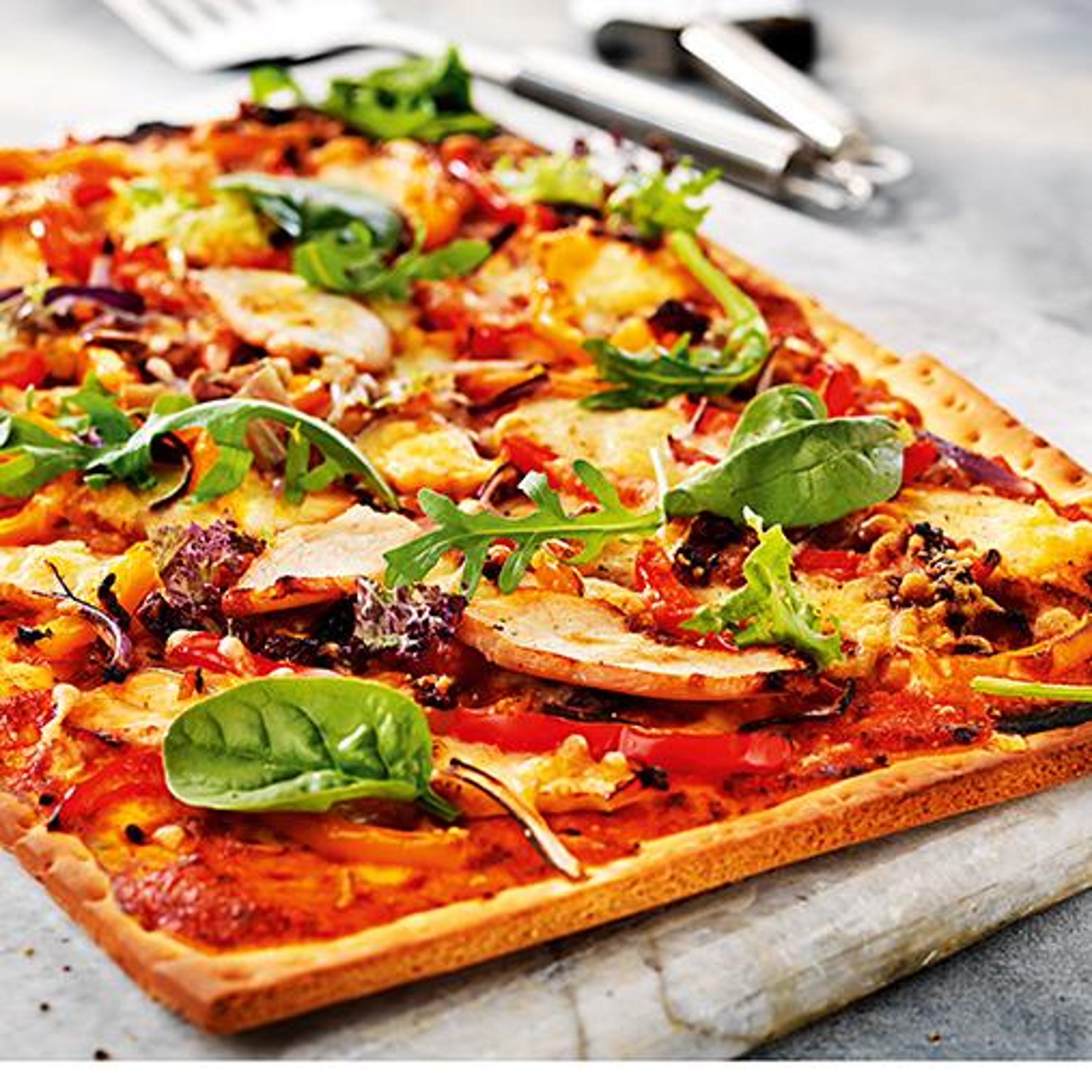 pizza-med-kyckling-paprika-och-soltorkade-tomater.jpg