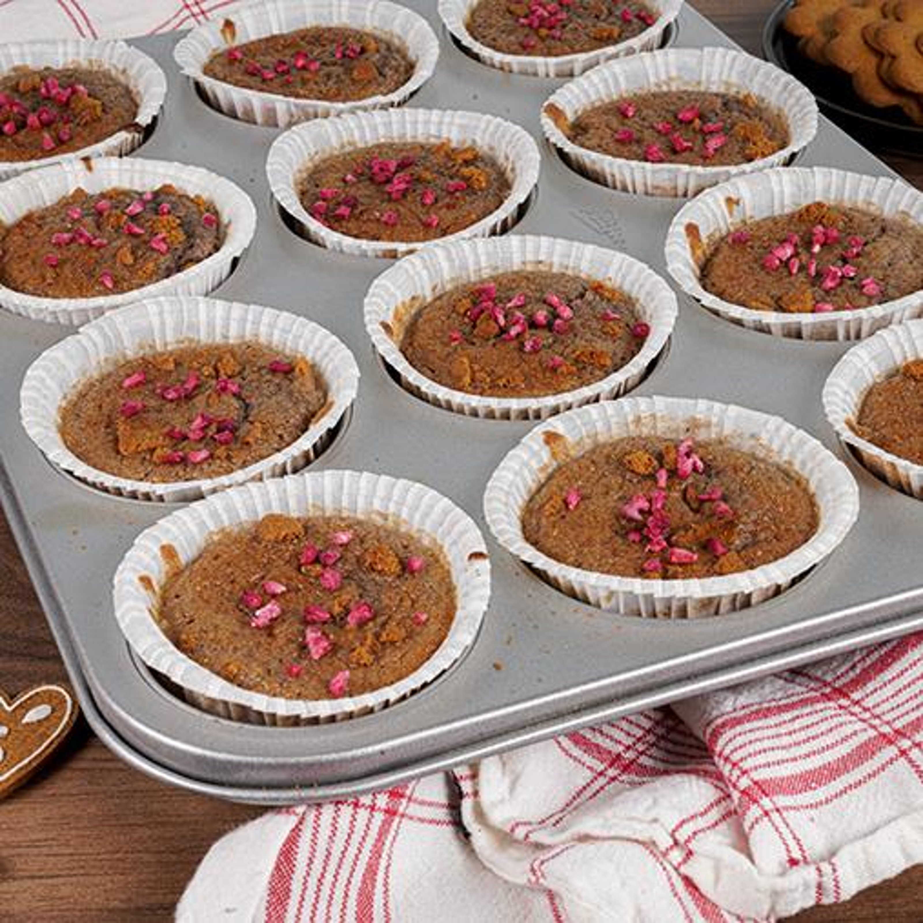 yoghurtmuffins-med-hallon-och-pepparkaka.jpg