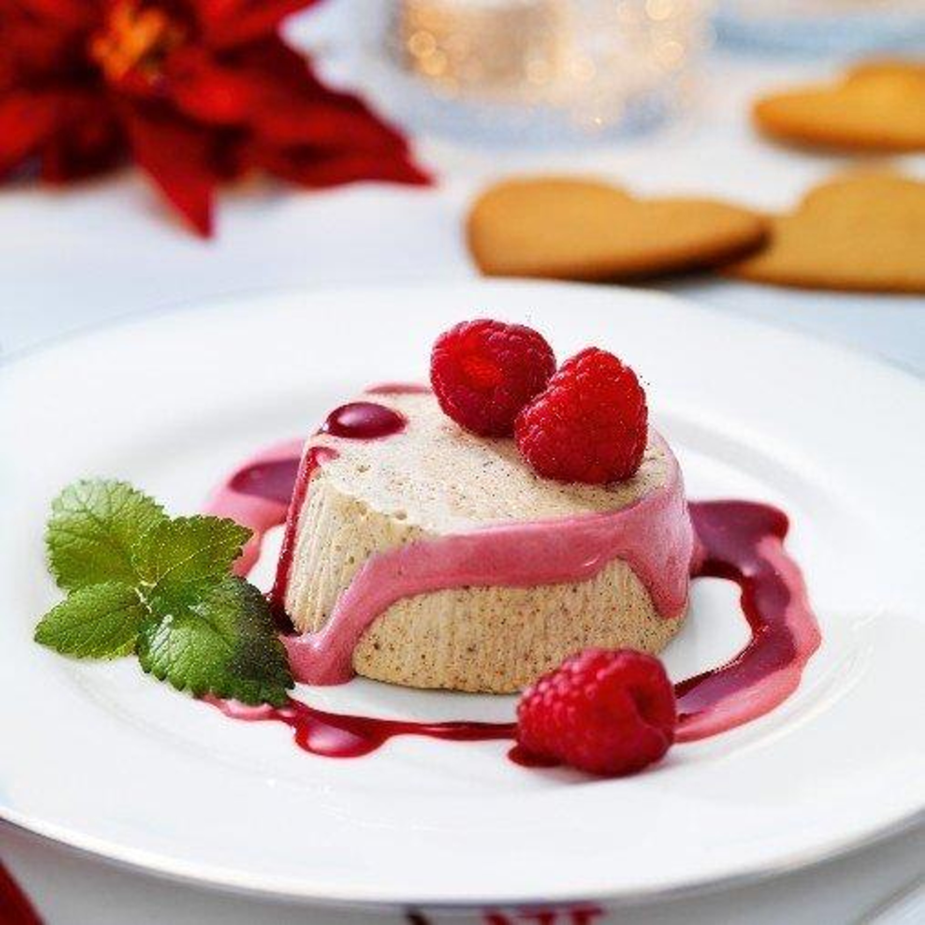 pepparkaksparfait-med-hallonsas-suprise.jpg