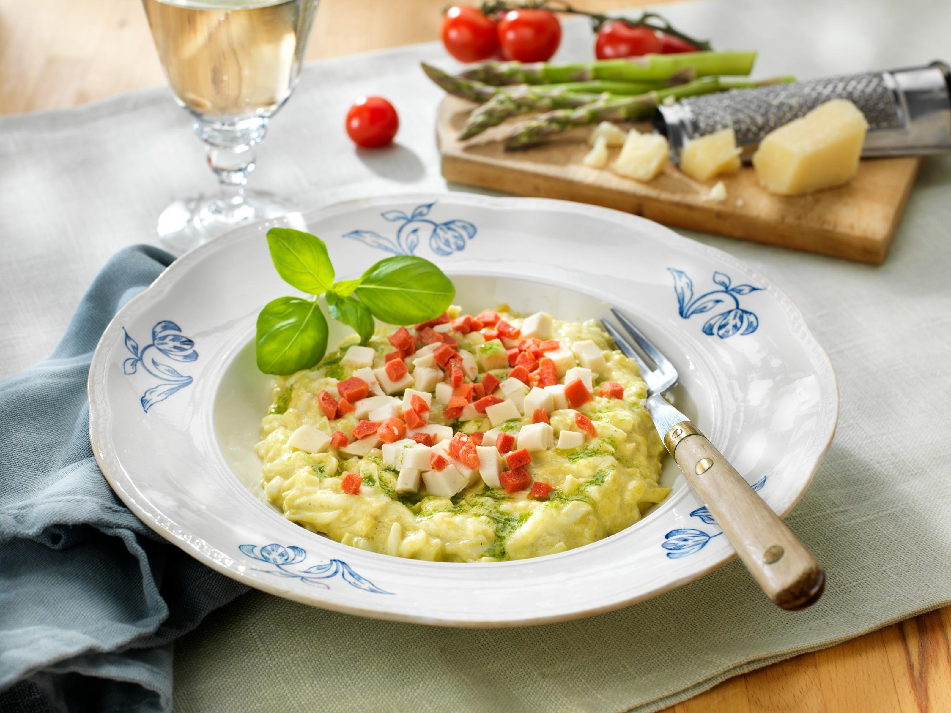 risotto-med-sparris,-tomat-och-kyckling,-timbal.jpg