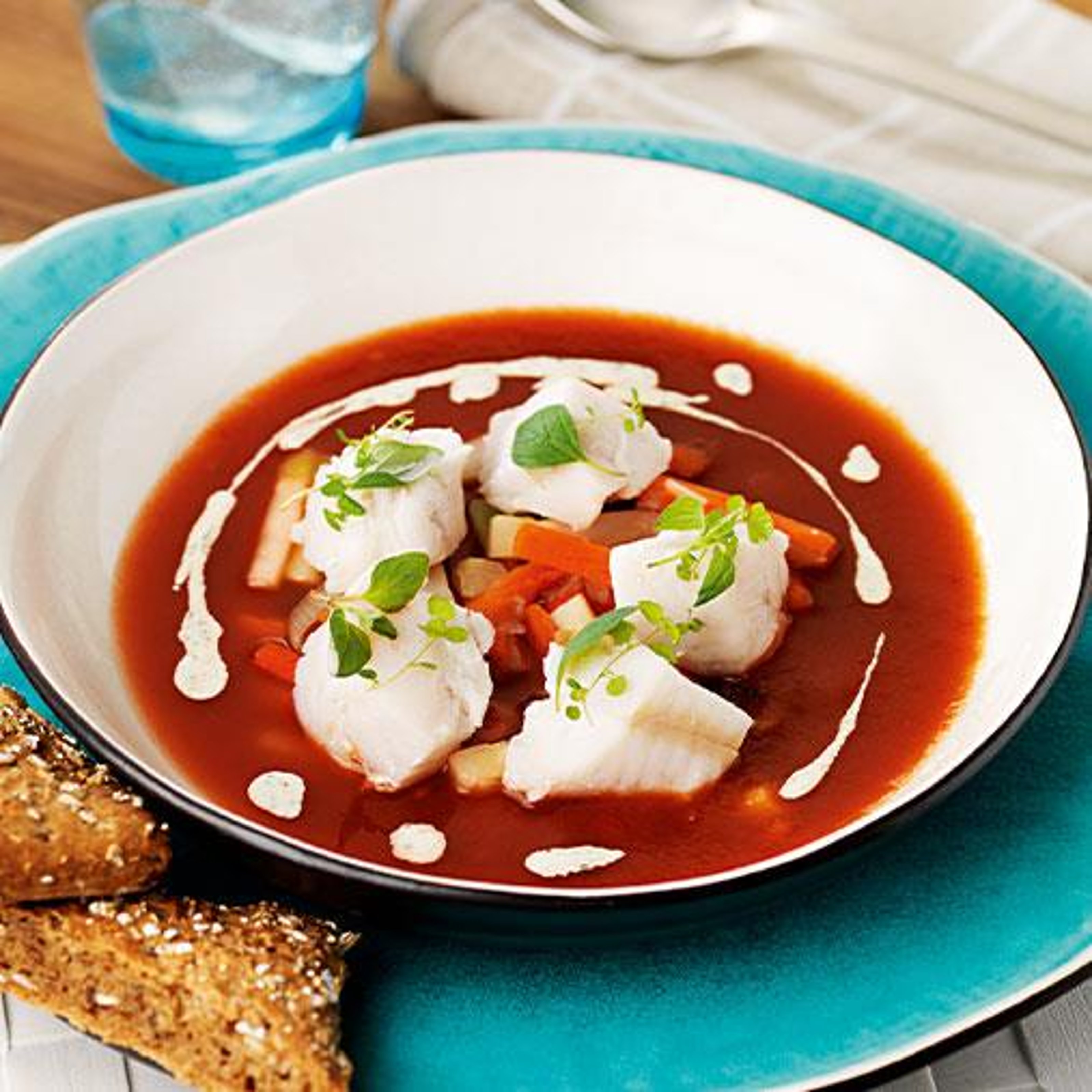 fisk-i-het-tomatbuljong-med-asiatisk-klick.jpg