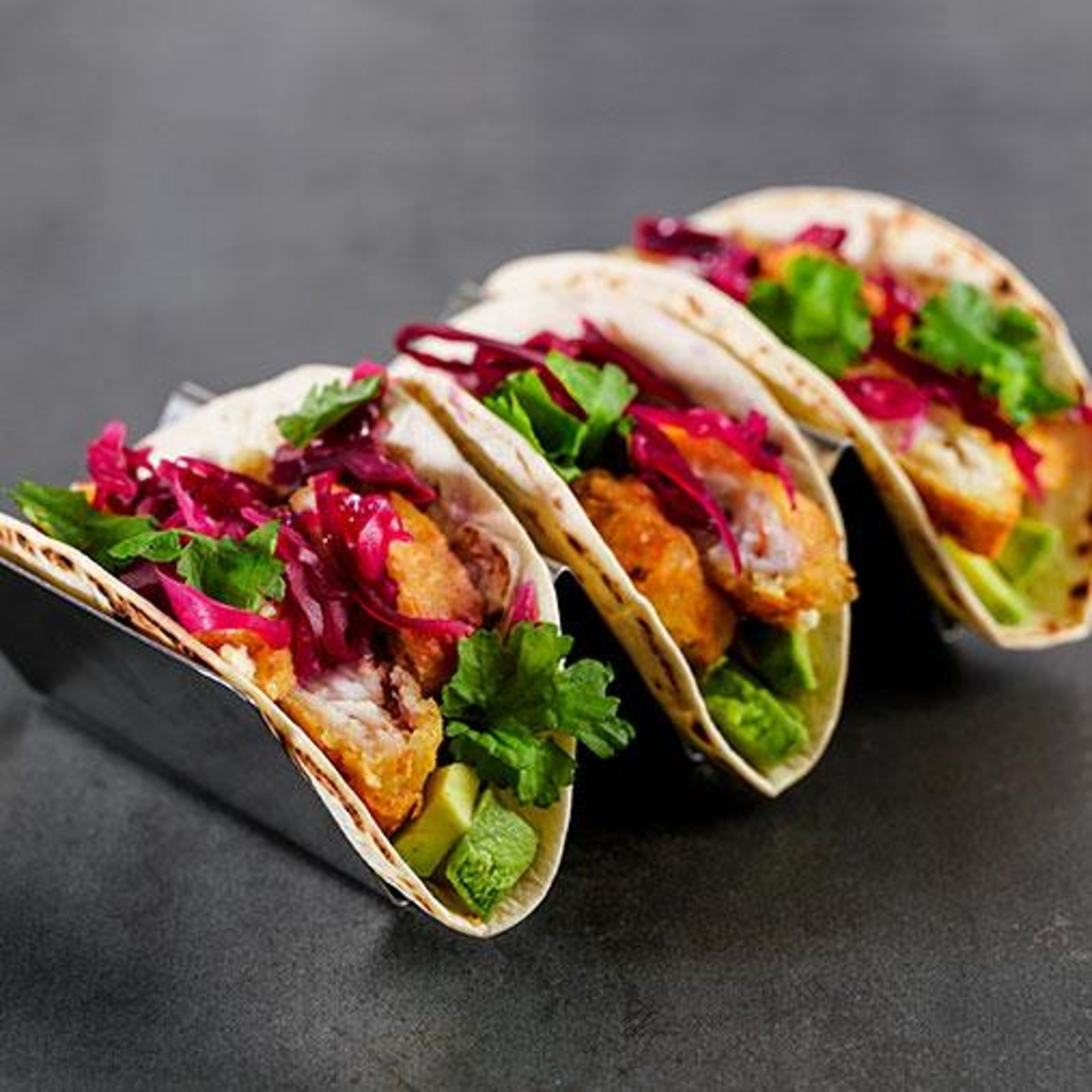 fisktaco-med-avokado-och-spetskal.jpg