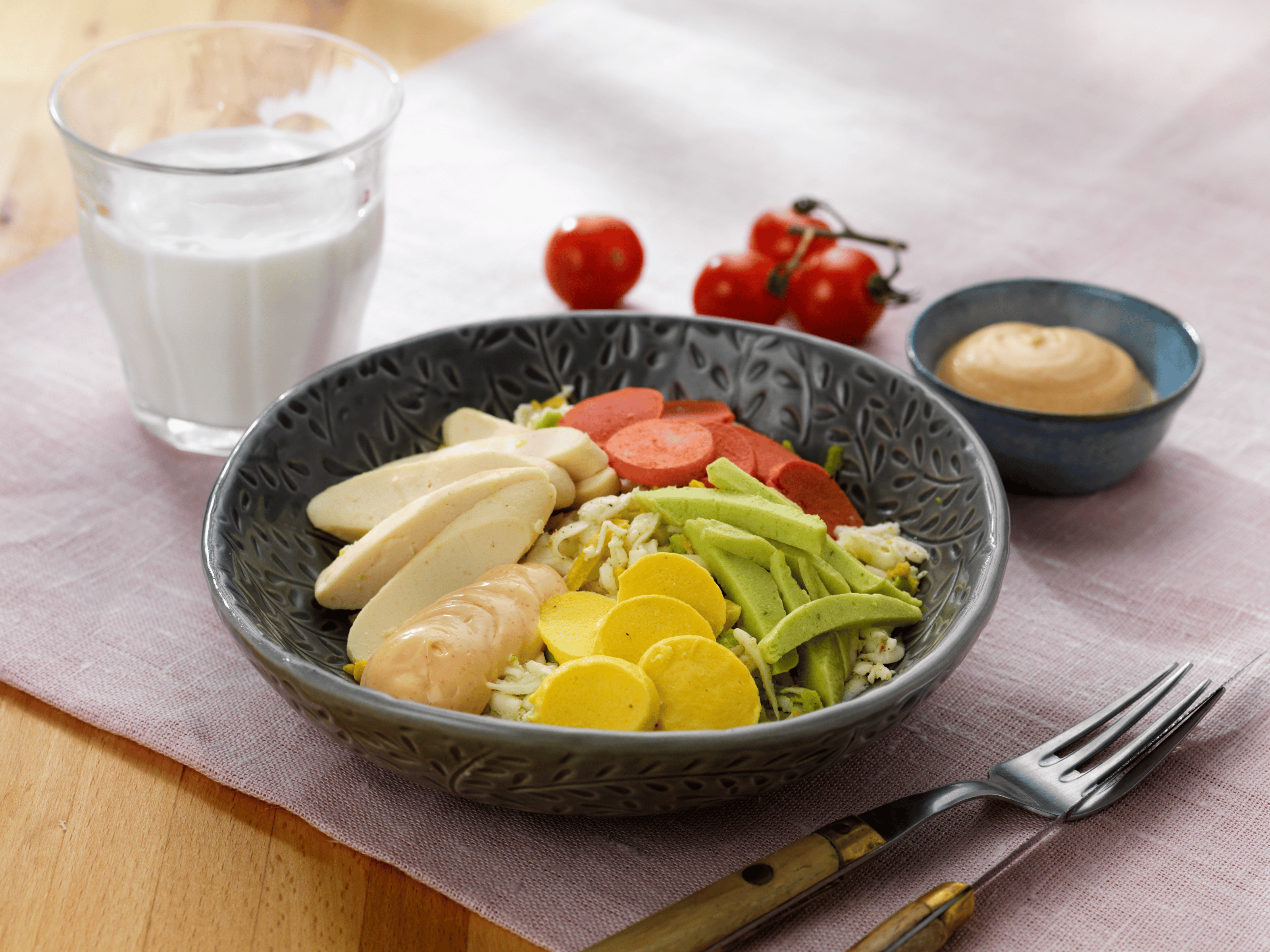 bowl-med-gronsaksris,-kyckling-och-kimcimajonnas,-timbal.png