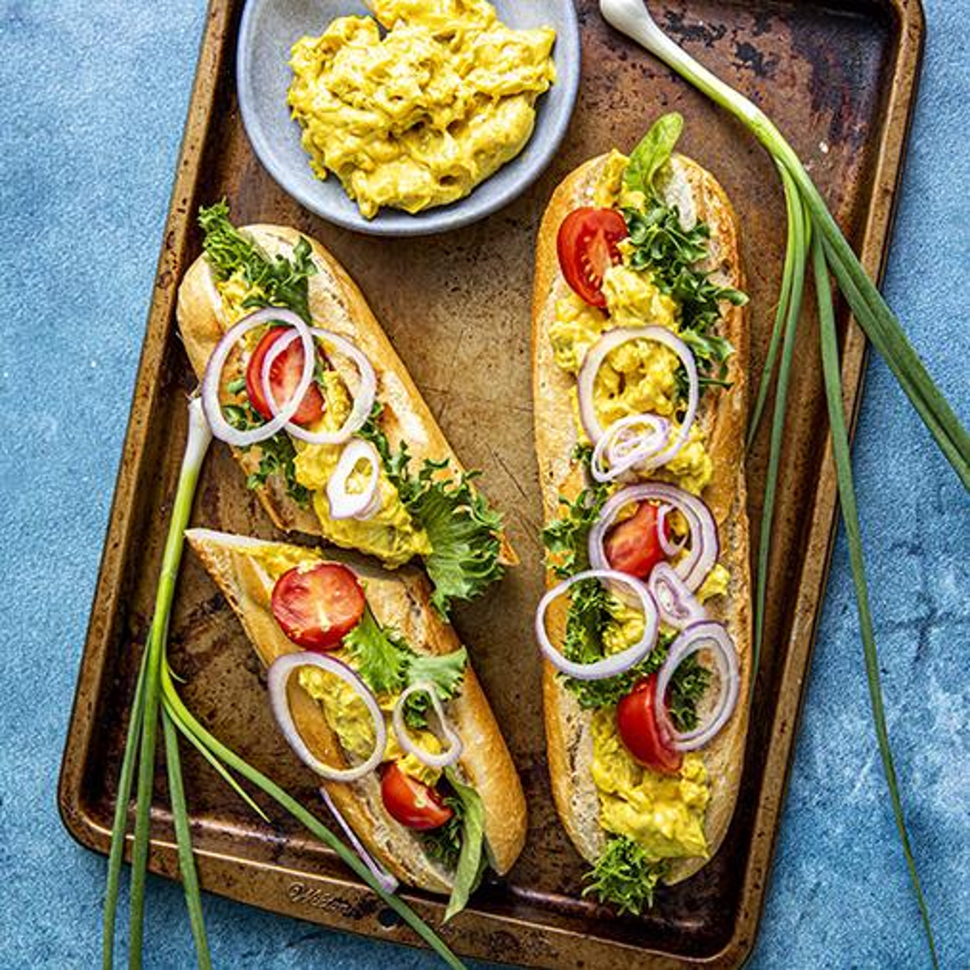 baguette-med-veganska-bitar-i-currysas.jpg