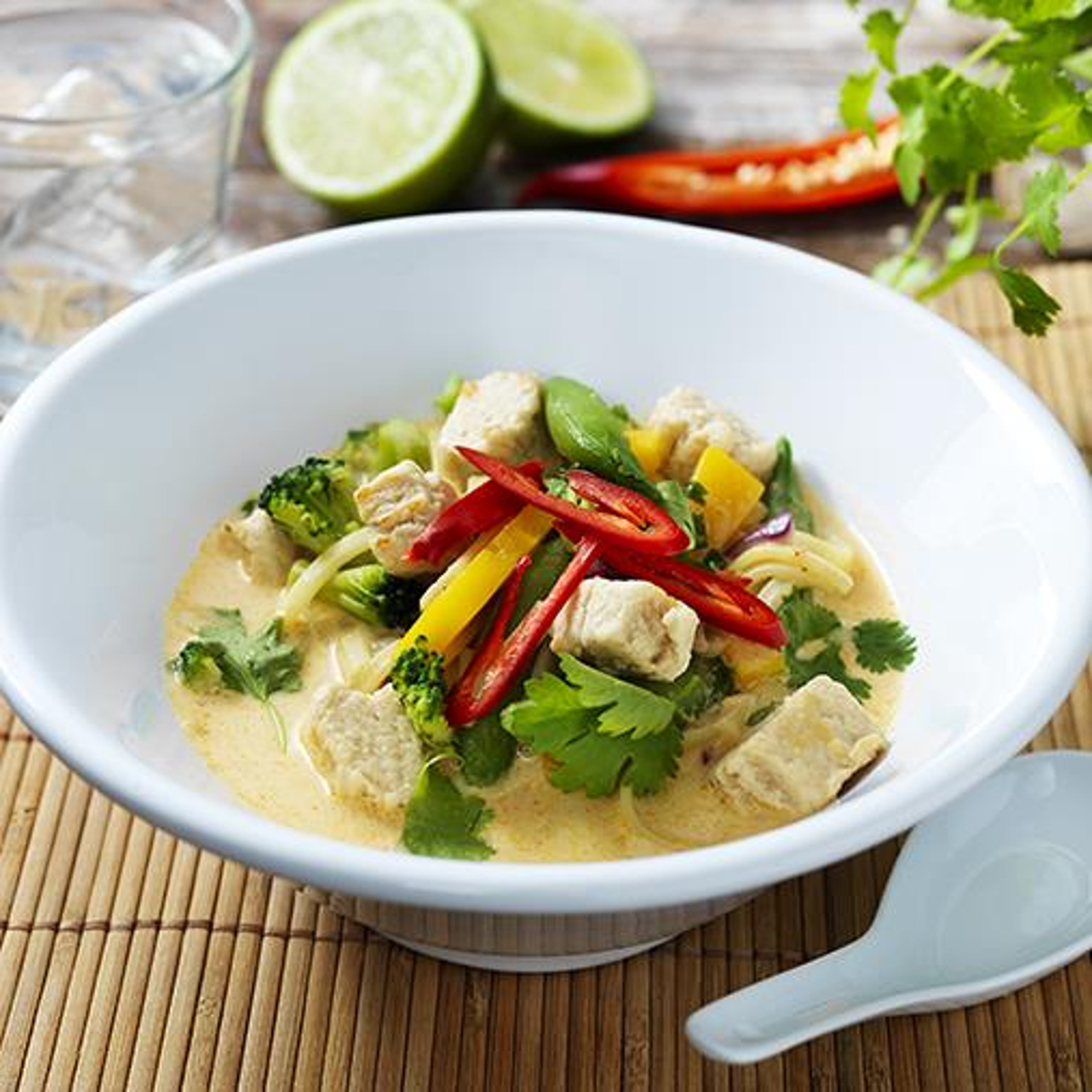 thaisoppa-med-quornbitar-wokgronsaker.jpg