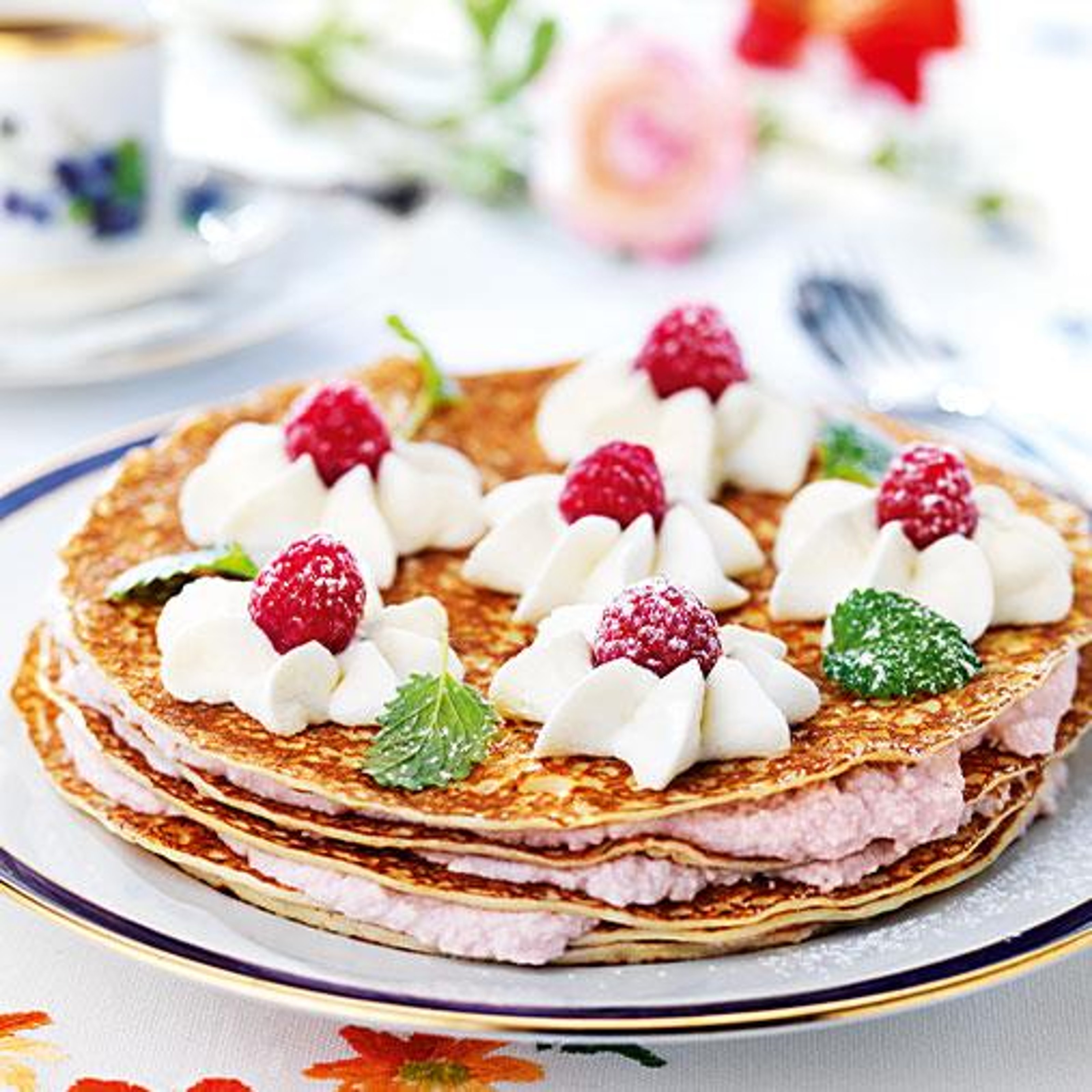 pannkakstarta-med-hallonfyllning.jpg
