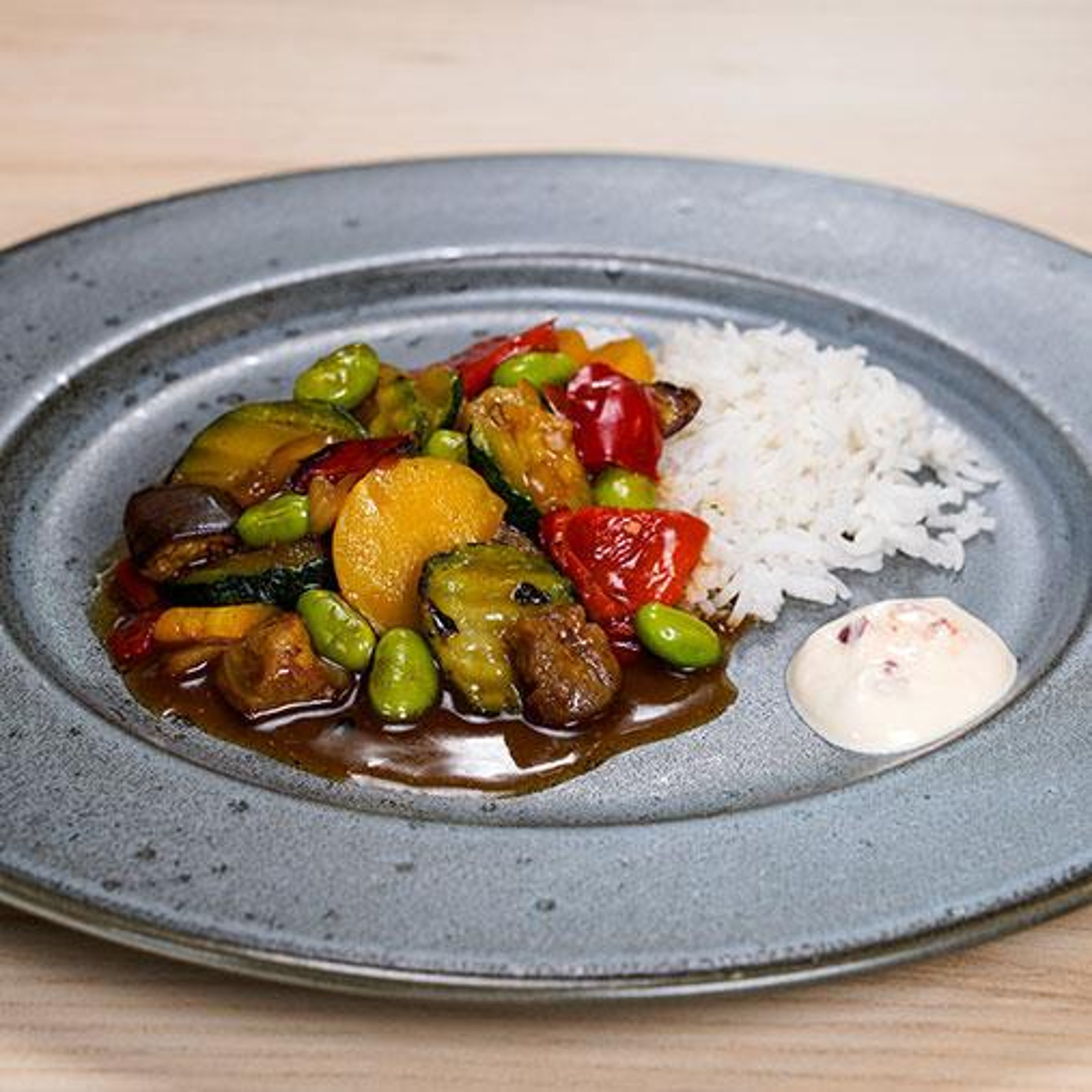 gronsaksgryta-med-citron--chilicreme.jpg